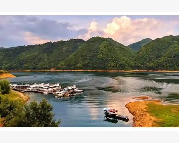 通过正确泡汤驱寒，拓展中医养生之道